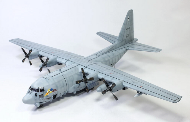 Air Force AC-130H Spectre – 1:72 Professional Model